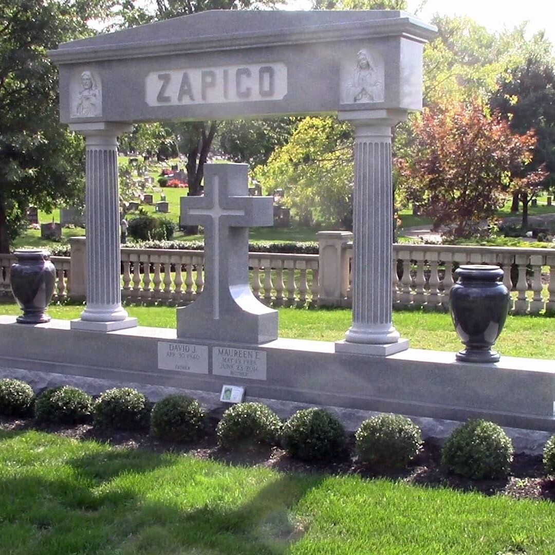 Upright cross memorial monument