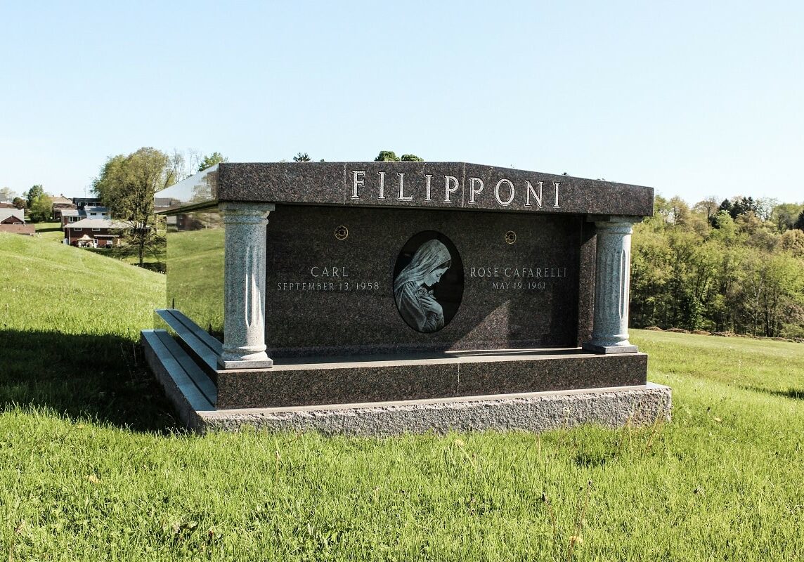 Outdoor Garden/Double Crypt Mausoleum