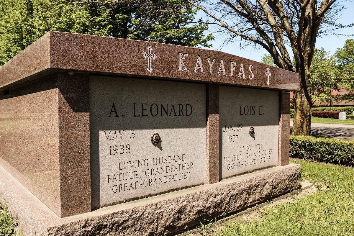 Granite double crypt mausoleum